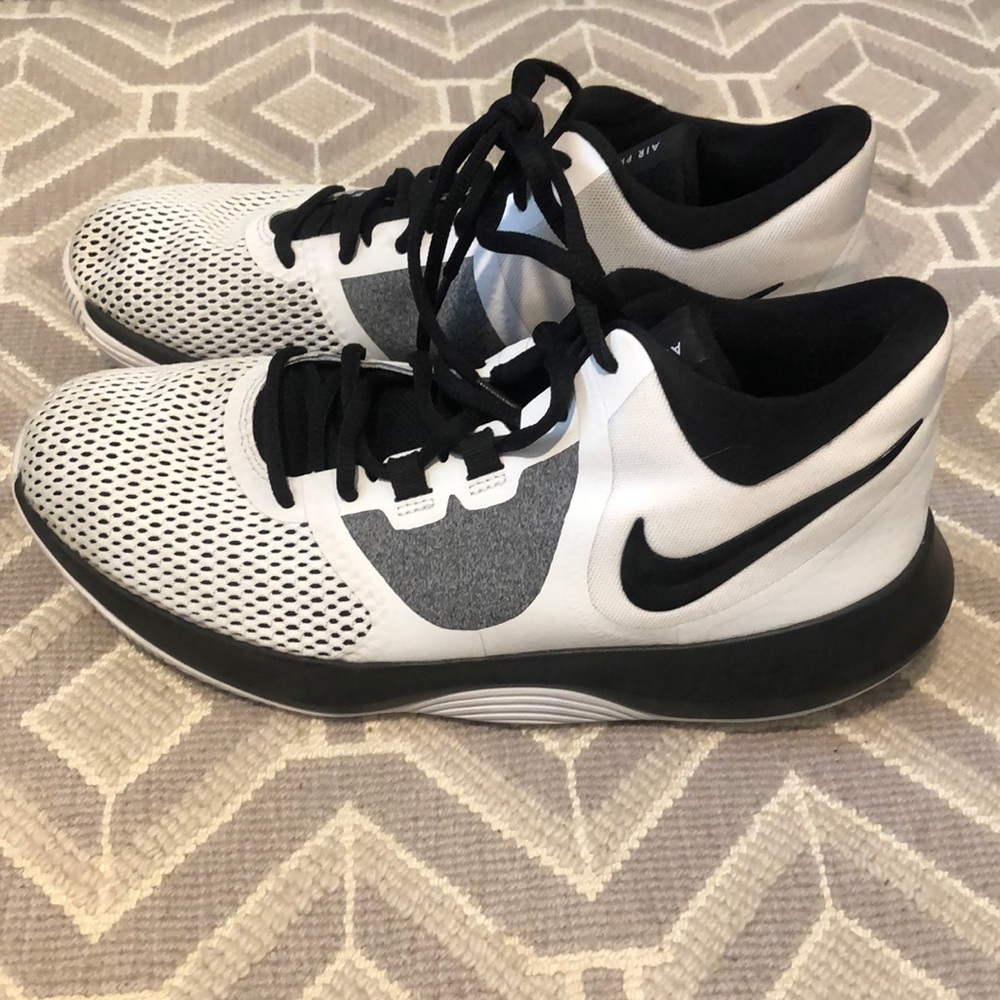 Nike Air Precision II Sneakers